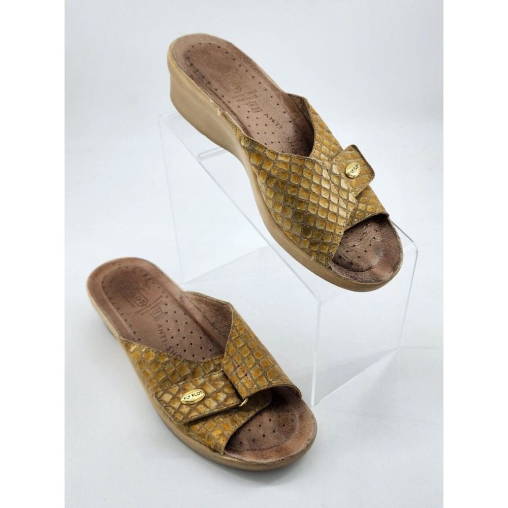 Fly Flot Women's Slip On Slide Wedge Sandals Yellow Faux Snakeskin US 6.5‎ EU 38
